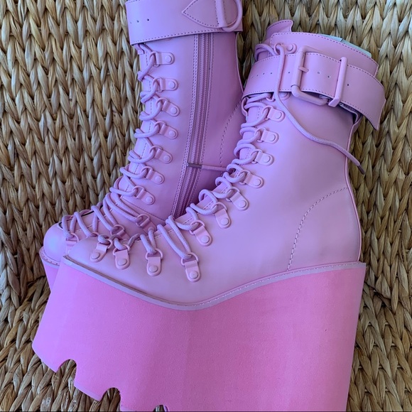 New Sugar Thrillz x Dolls Kill Pink Traitor Boot - Picture 8 of 8